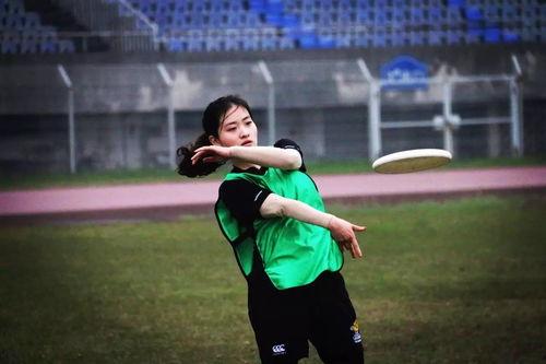 扔飞盘视频,跟随视频学飞盘